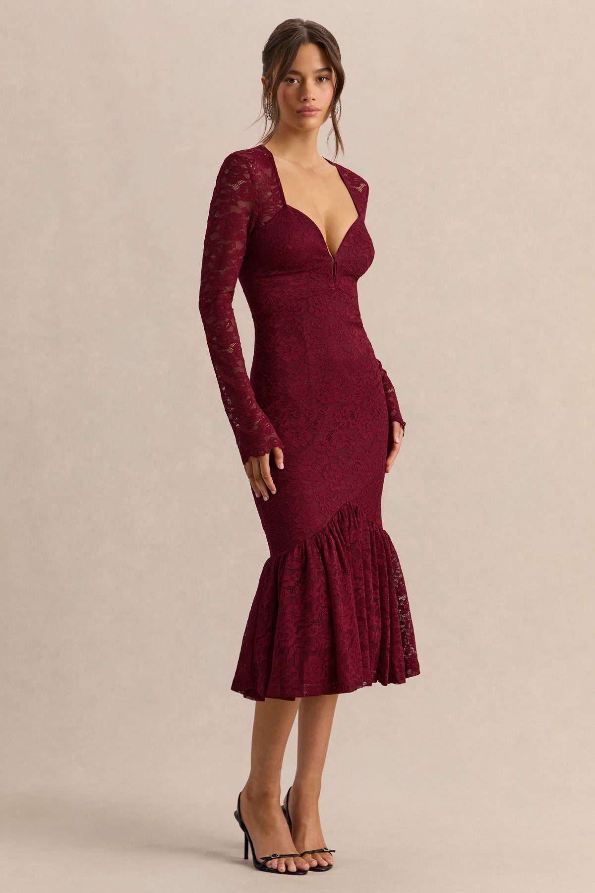 Camilly | Vestido Midi Sirena Burdeos de Encaje con Escote Profundo.