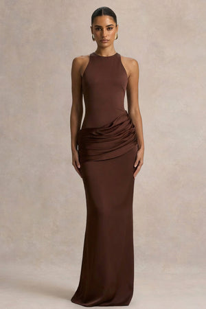 Akari | Vestido largo marrón con escote redondo y falda de satén