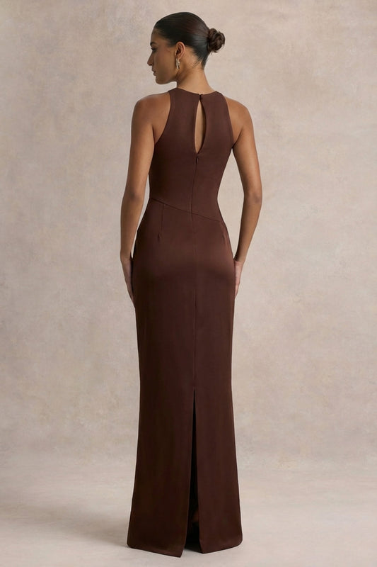 Akari | Vestido largo marrón con escote redondo y falda de satén