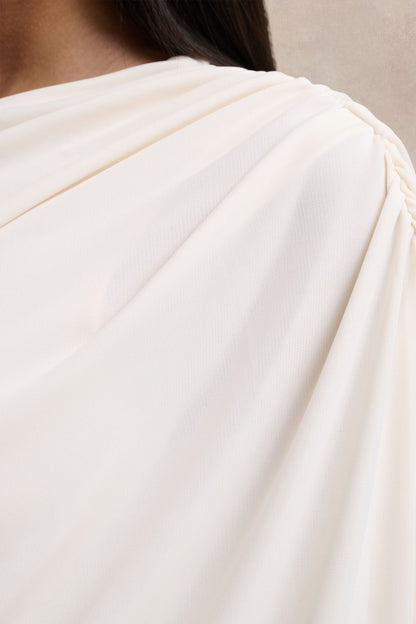 Olivia | Vestido Largo Crema de Escote Asimétrico con Detalle Fruncido y Abertura Frontal