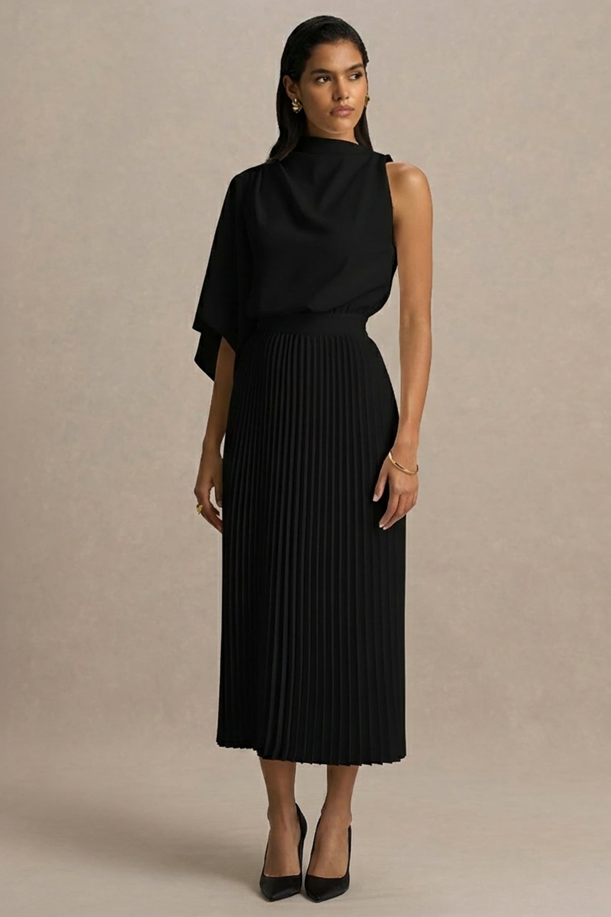 Jimena | Vestido Midi Negro De Manga Larga con Cuello Alto y Detalles Plisados