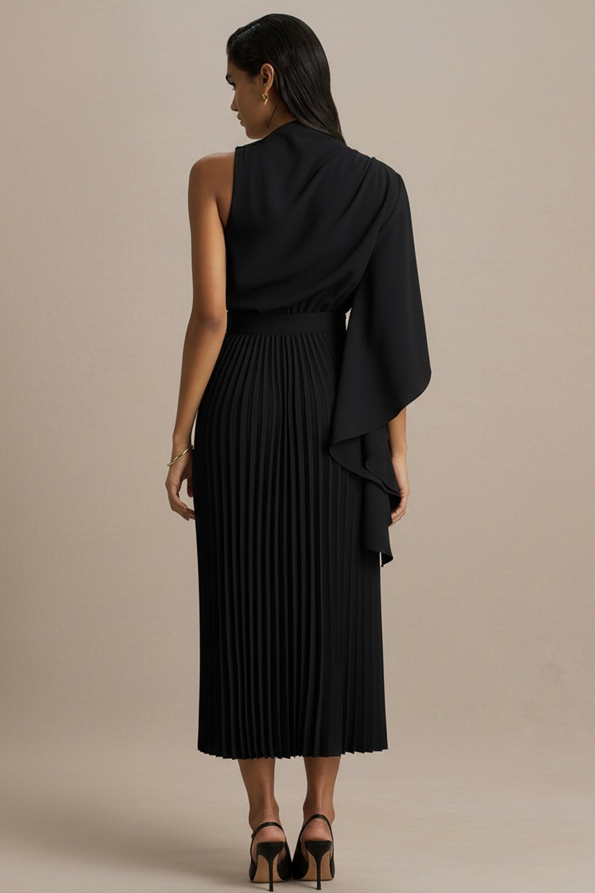 Jimena | Vestido Midi Negro De Manga Larga con Cuello Alto y Detalles Plisados