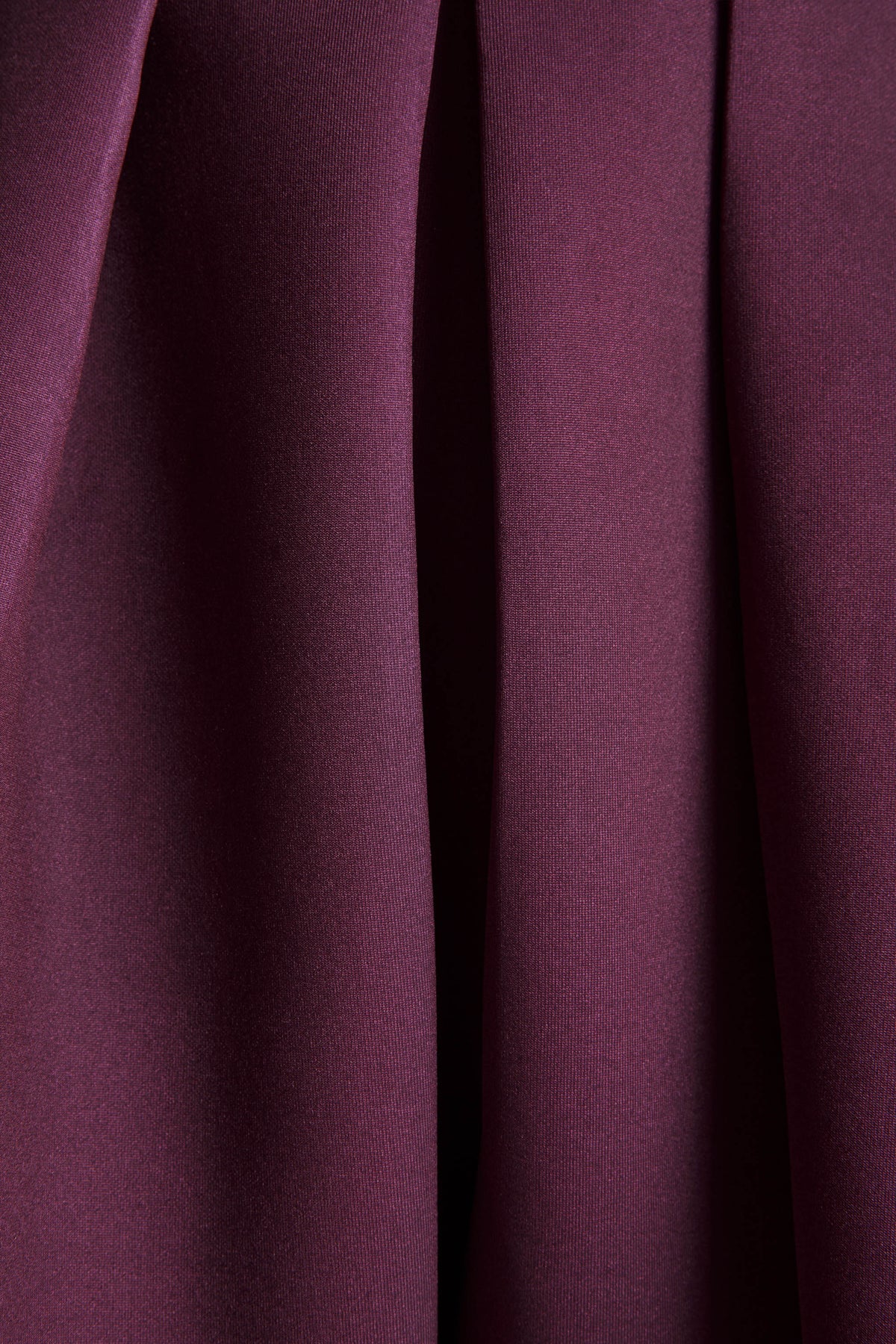 Jamila | Vestido Midi Ciruela con Escote Redondo