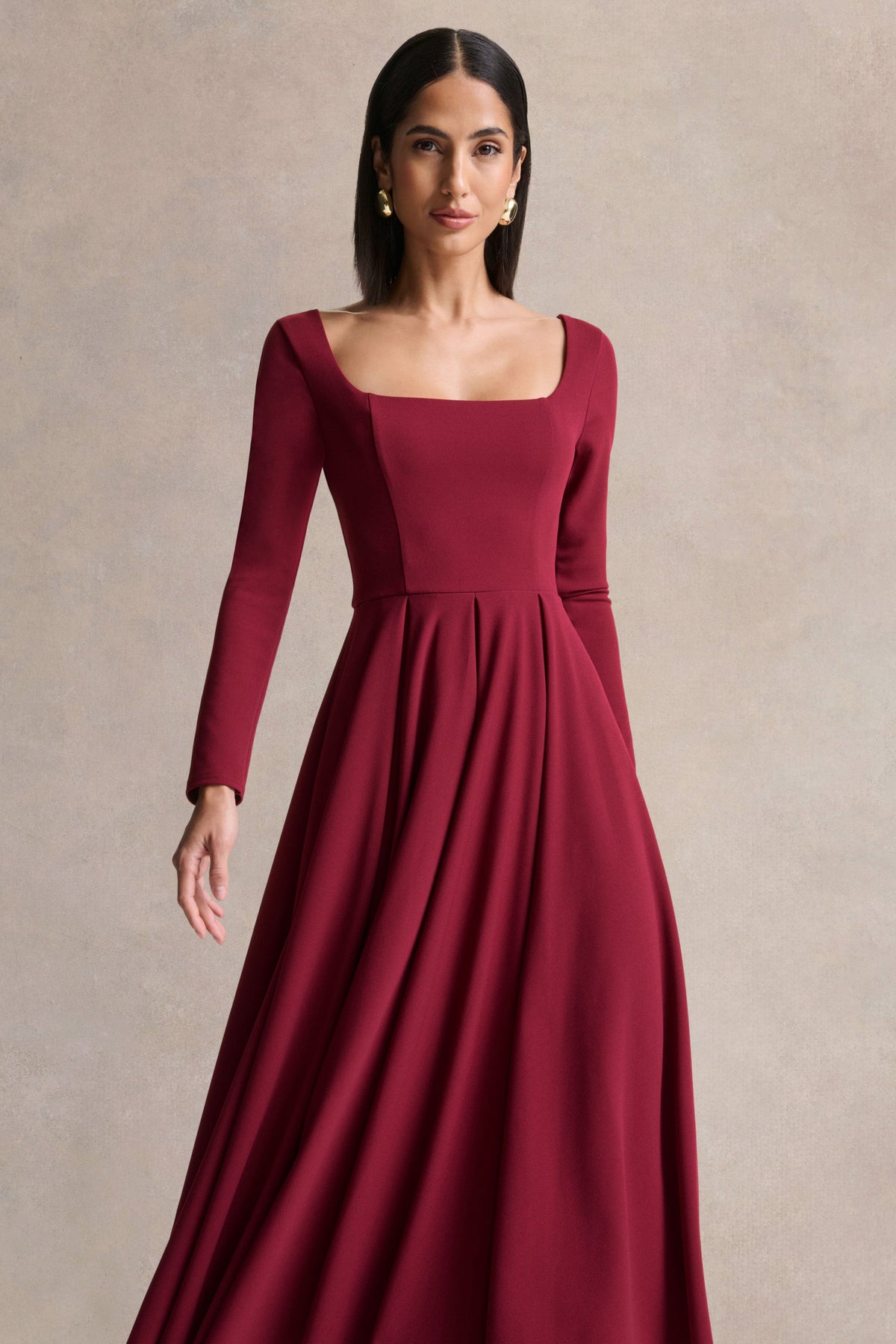 Alison | Vestido Midi Burdeos Con Cuello Cuadrado