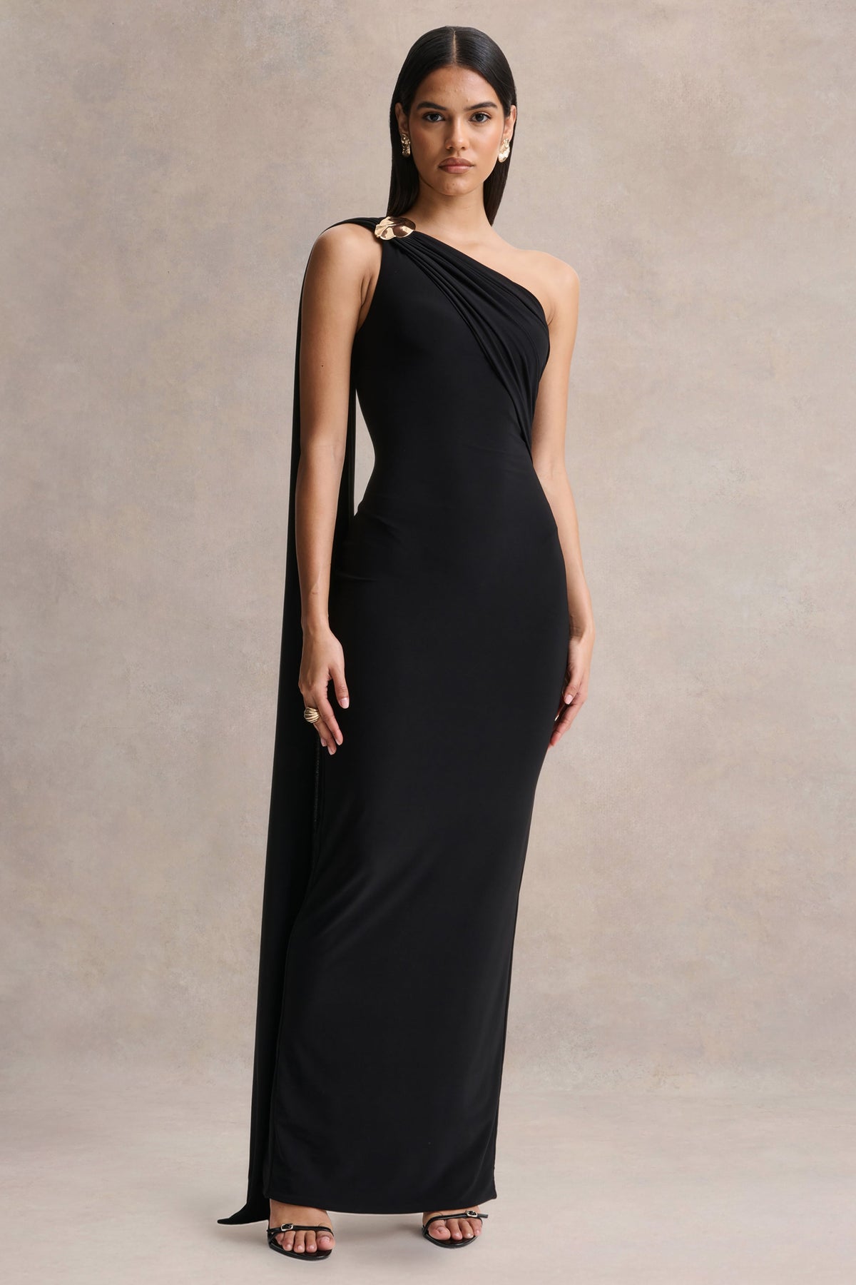 Mandy | Vestido Largo Negro con Escote Asimétrico