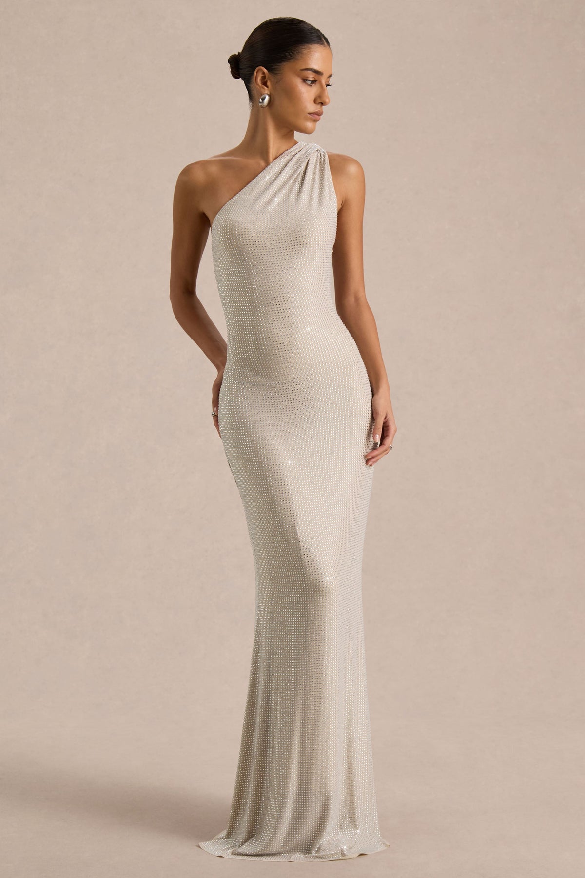 Deity | Vestido largo plateado con escote asimétrico y espalda descubierta