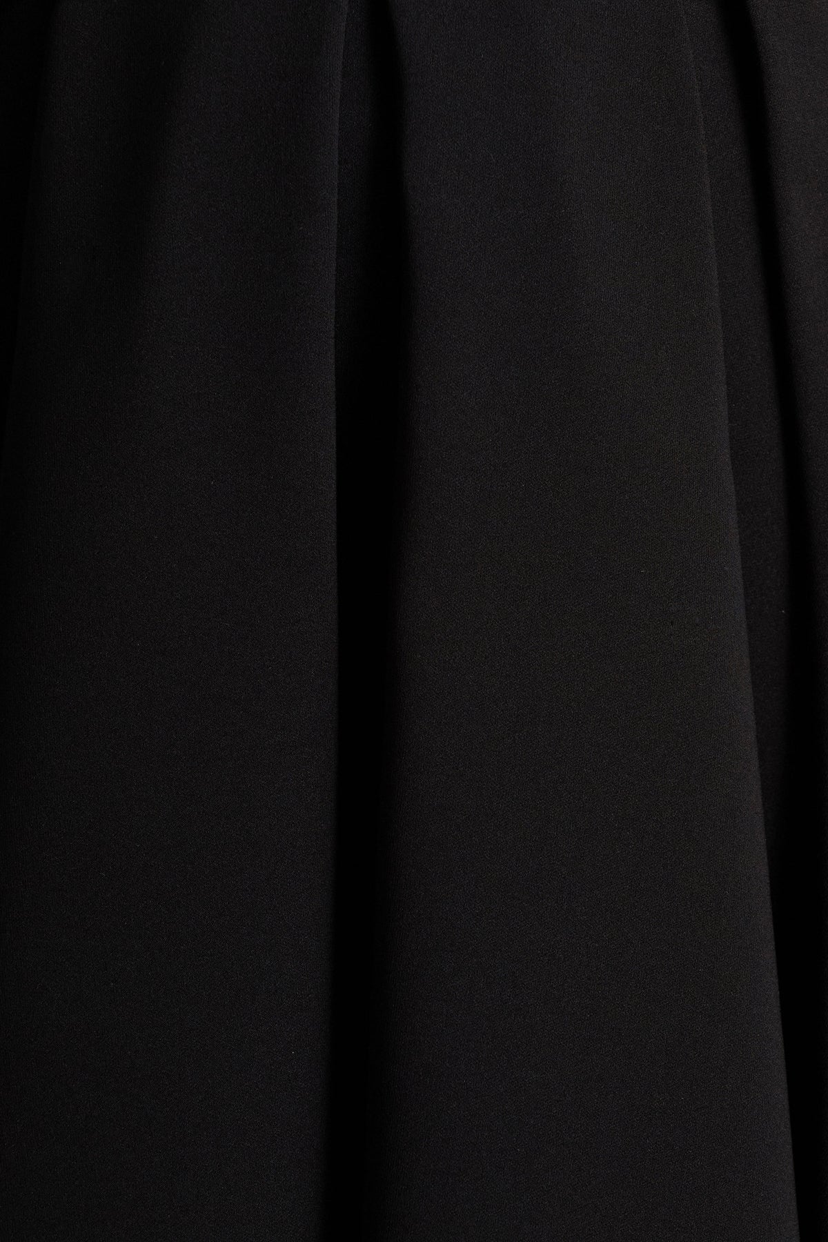 Cosima | Vestido midi negro con escote bardot