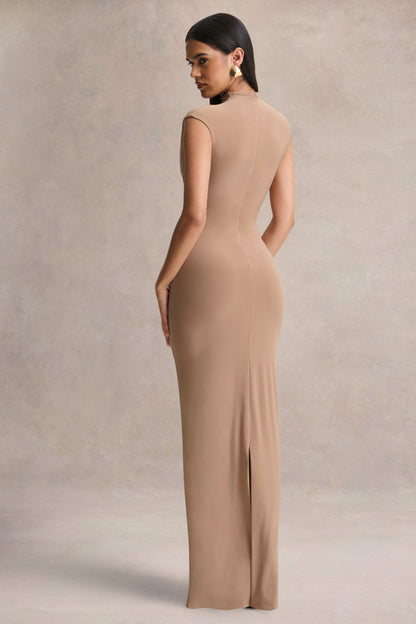 Solene | Vestido Largo Marrón con Cuello Alto y Detalle de Nudo y Drapeado