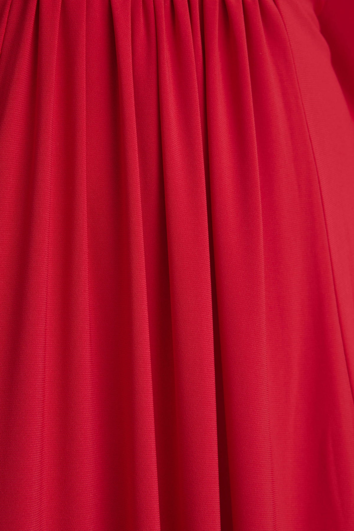 Romilly | Vestido Largo Rojo con Escote Profundo y Detalle Fruncido
