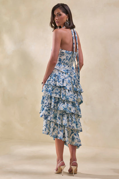 Velora | Vestido Midi Azul Porcelana Con Escote Halter Y Falda De Volantes Escalonados