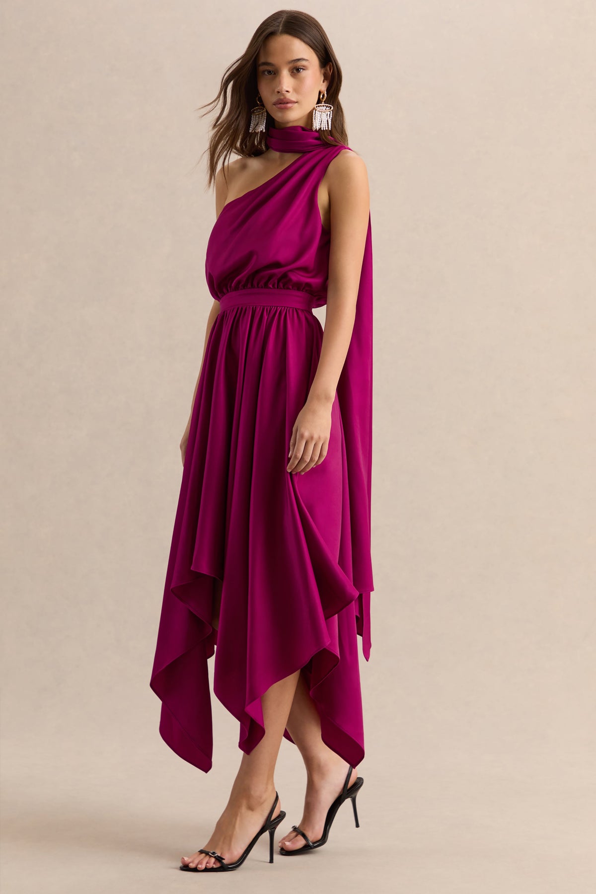 Caluna | Vestido Midi Rosa Intenso Satén Escote Asimétrico con Detalle de Pañuelo