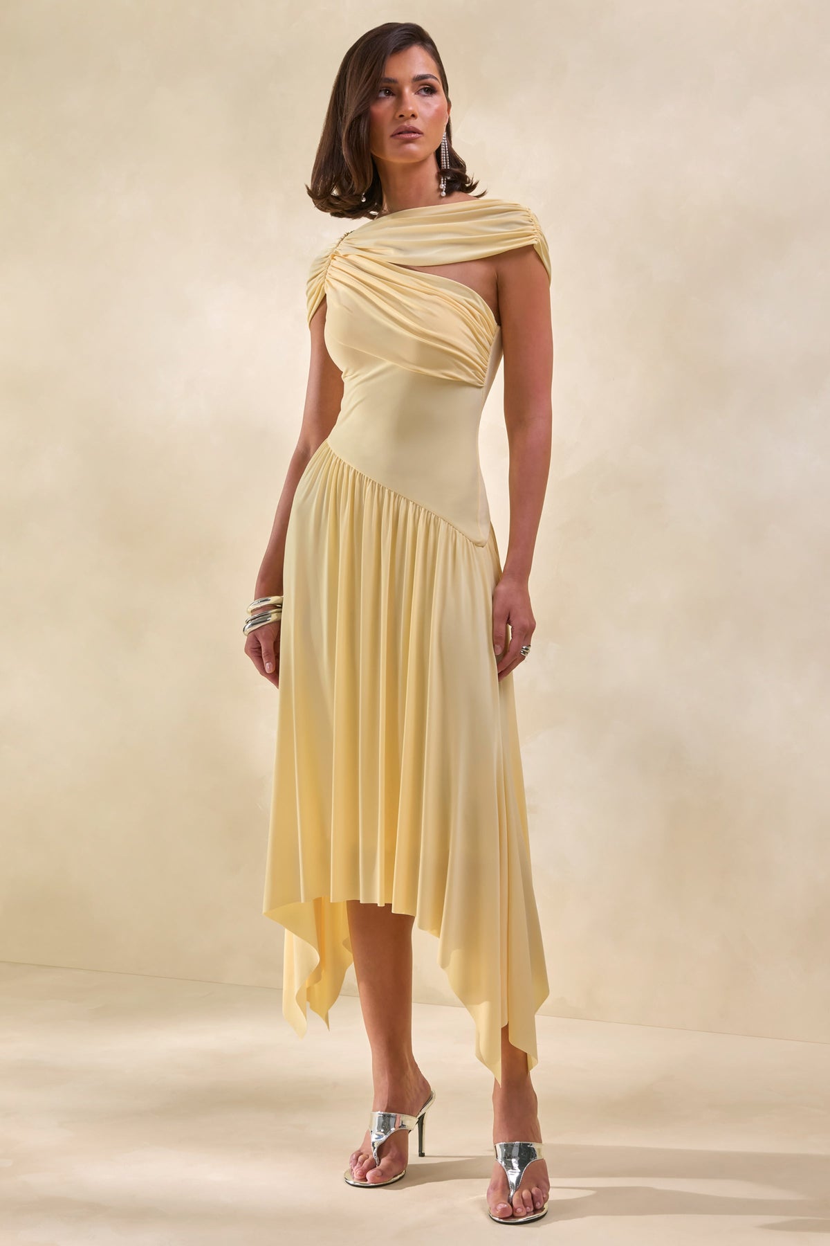 Lorina | Vestido Midi Amarillo Limón De Cuello Alto Con Cintura Asimétrica