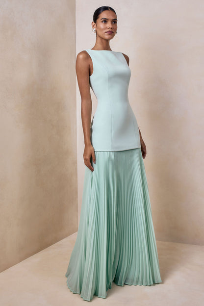 Hadley | Vestido Largo Verde Salvia con escote barco y cintura caída