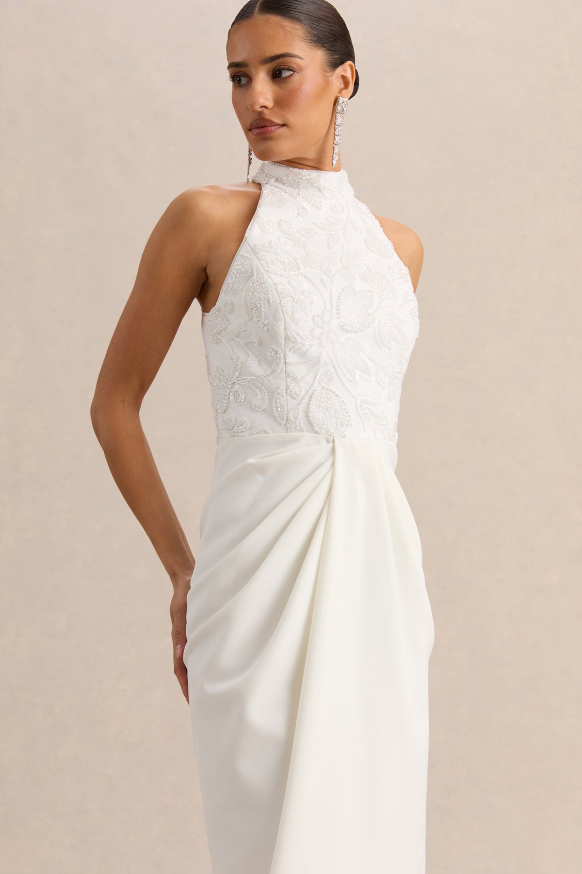 Charlotte | Vestido Largo Blanco Con Escote Halter Y Detalle Fruncido