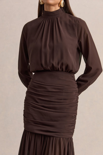 Zella | Vestido Largo Marrón Con Cuello Alto Y Falda Translúcida