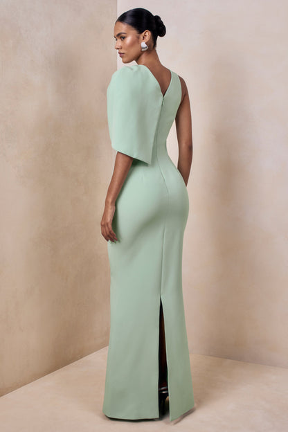Quira | Vestido Largo Menta con Escote Asimétrico y Manga Capa