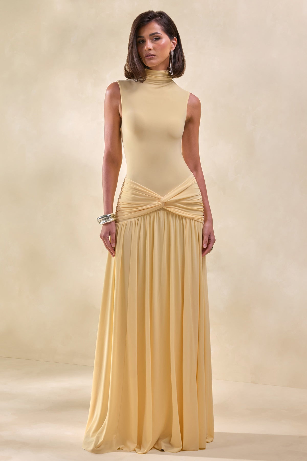 Glimora | Vestido Largo Limón de Cuello Alto con Detalle Fruncido