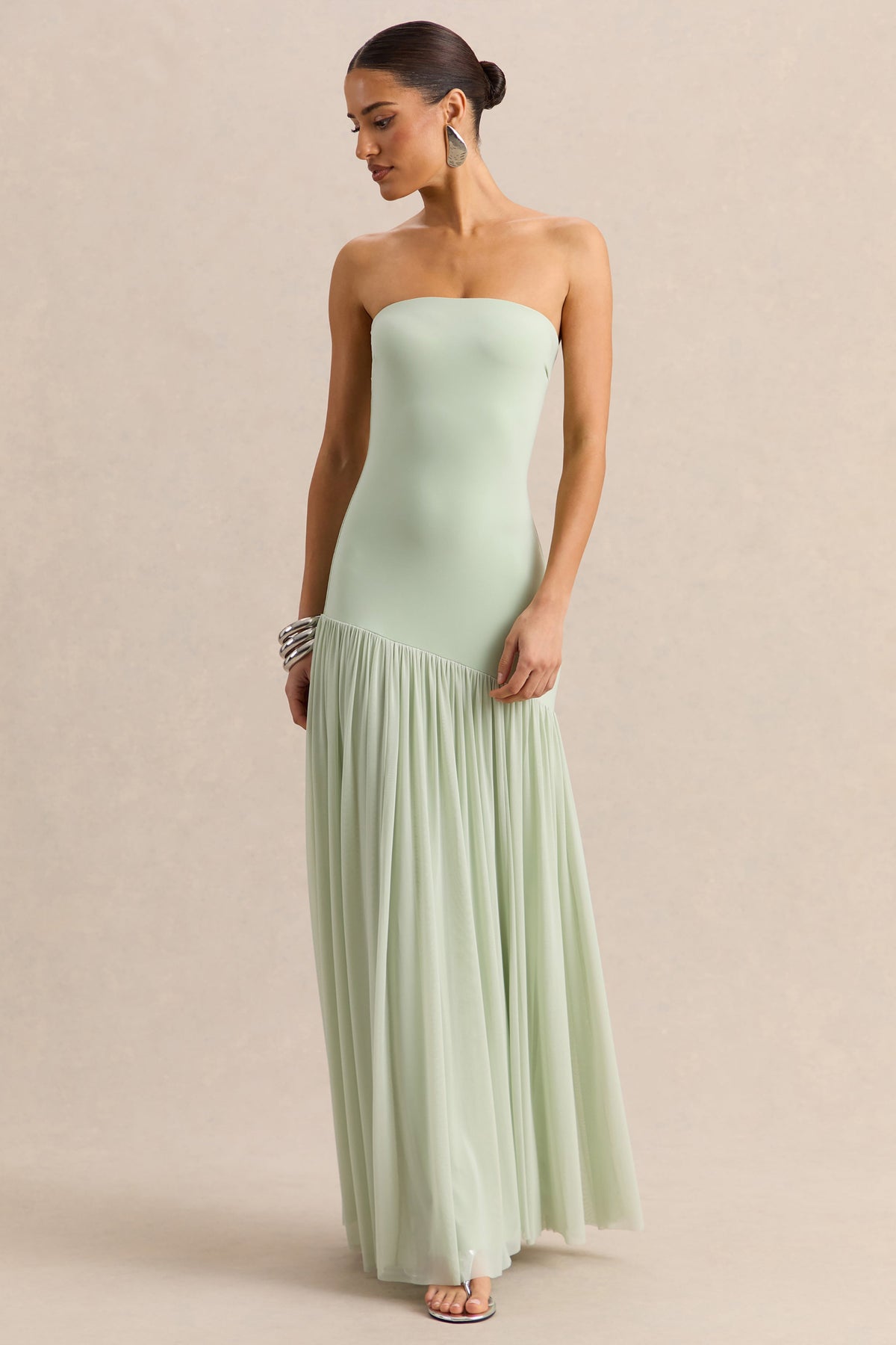 Bambi | Vestido Largo Menta Bandeau con Detalle de Pañuelo