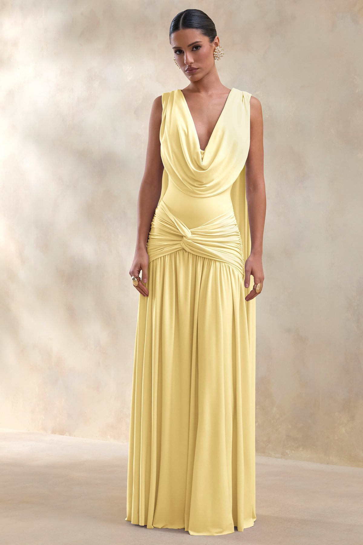 Amelisse | Vestido Largo Limón Con Escote Pronunciado Y Detalle Fruncido