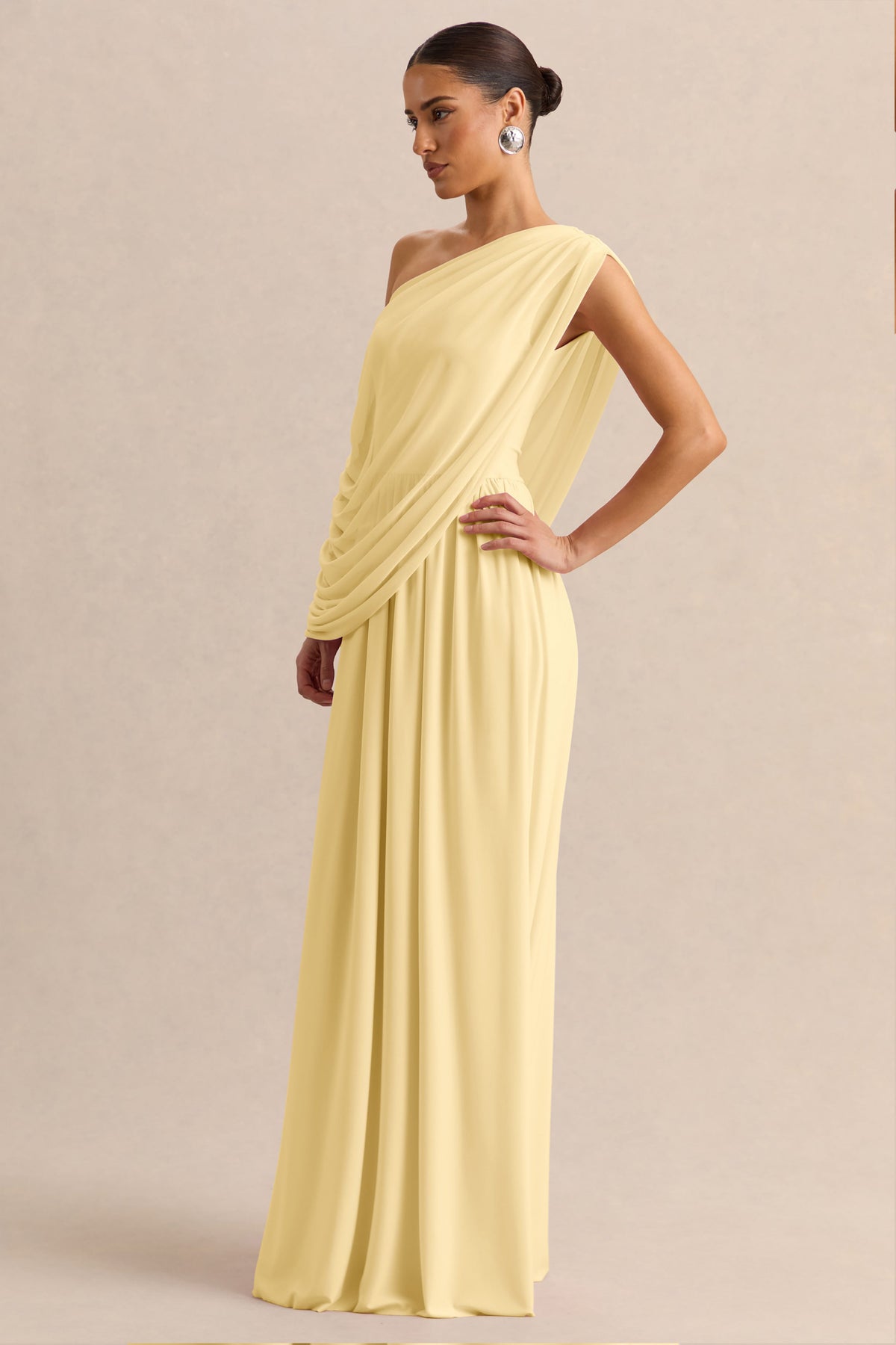 Sabianna | Vestido Largo Limón de Escote Asimétrico con Detalle Drapeado
