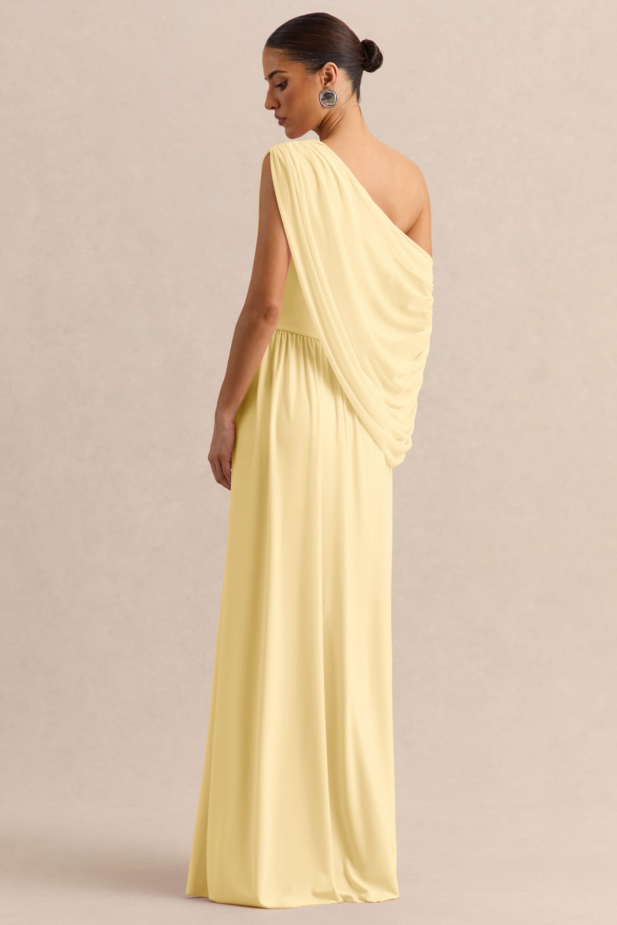 Sabianna | Vestido Largo Limón de Escote Asimétrico con Detalle Drapeado