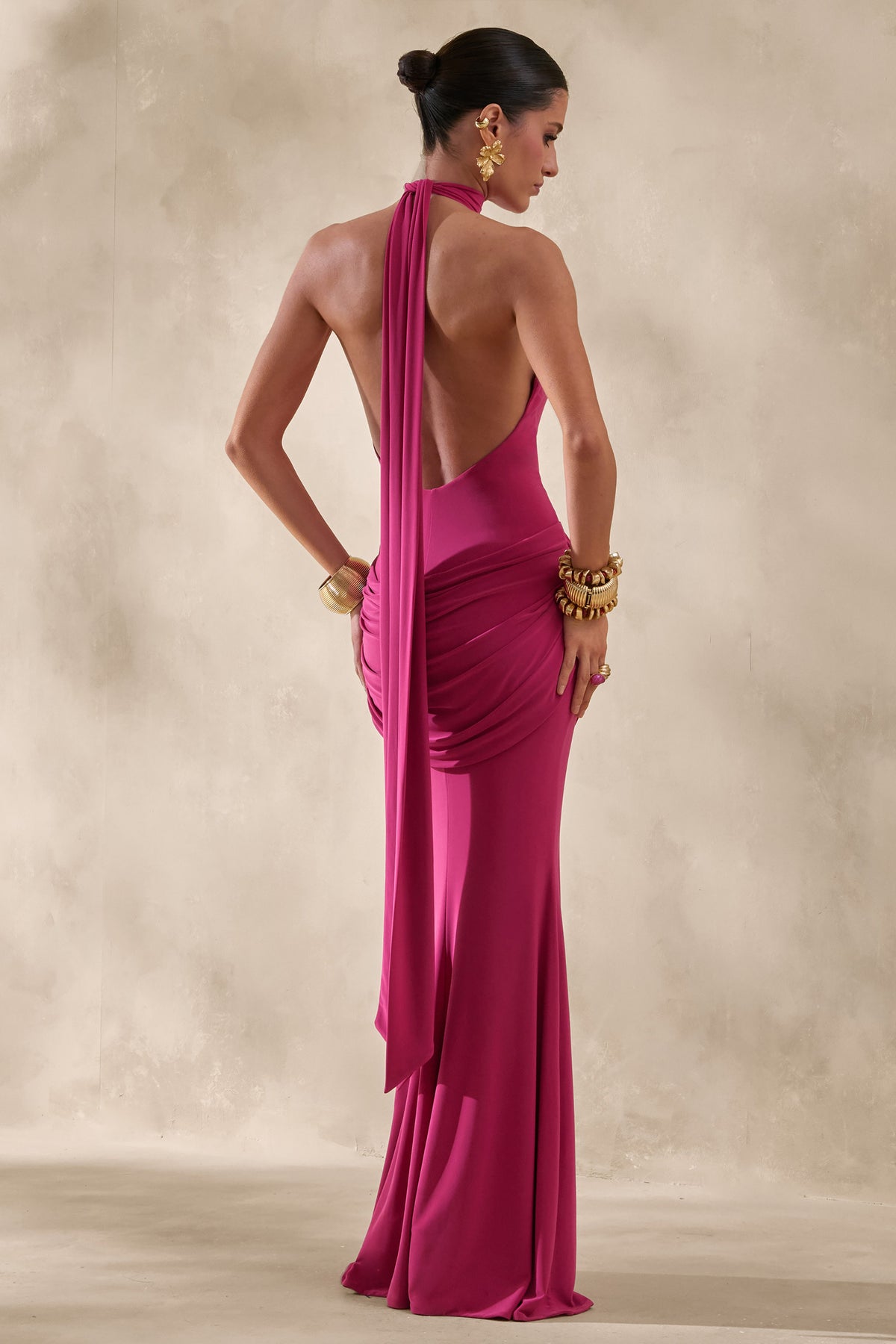 Daisy | Vestido Largo Rosa Fucsia Con Escote Halter Y Detalle Drapeado