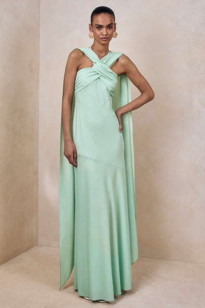 Sloane | Vestido Largo de Satén verde menta con Escote Halter y Capa