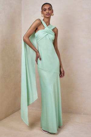 Sloane | Vestido Largo de Satén verde menta con Escote Halter y Capa