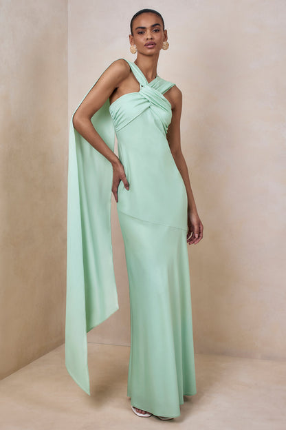 Sloane | Vestido Largo de Satén verde menta con Escote Halter y Capa