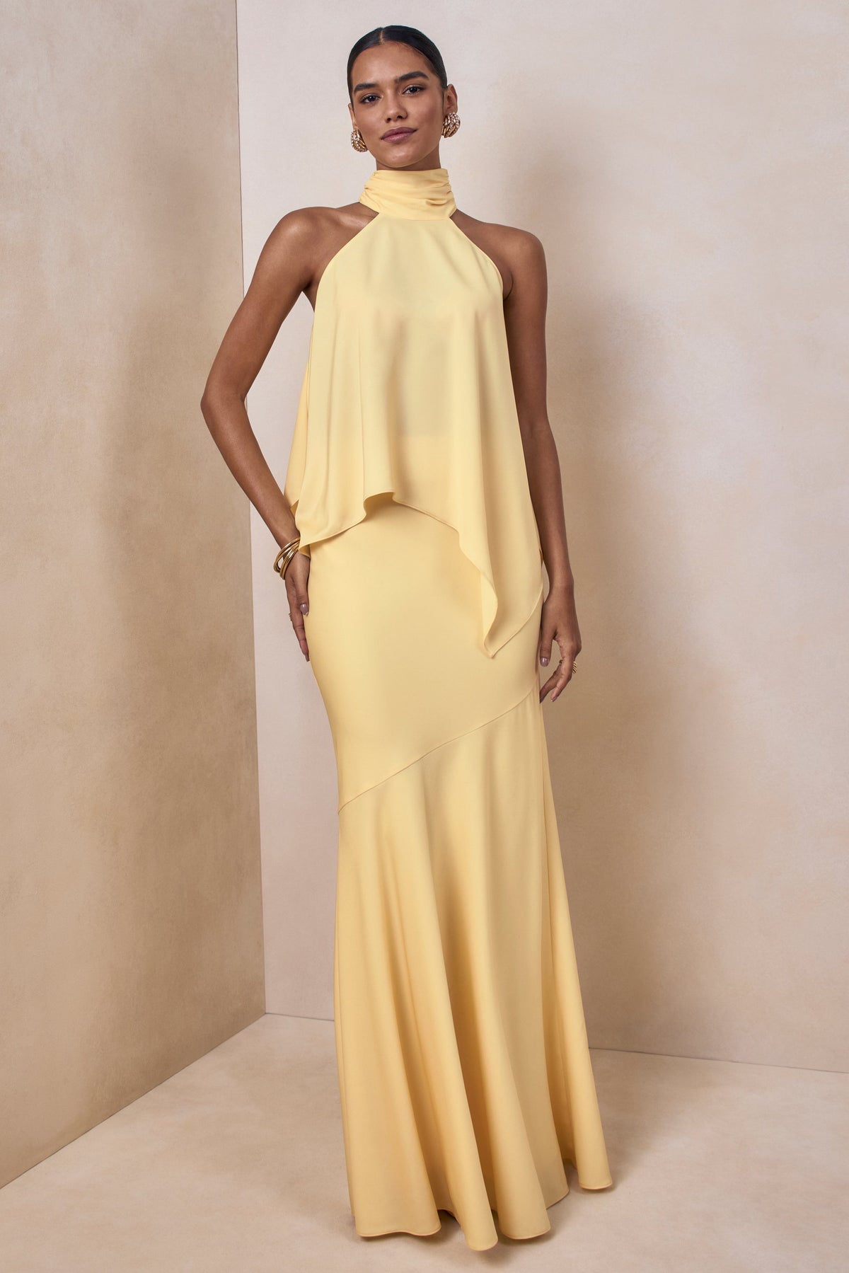 Sancelle | Top de satén color limón con escote halter