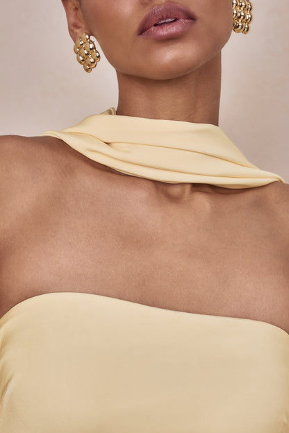 Charly | Vestido Largo Bandeau De Satén En Amarillo Limón Con Detalle De Pañuelo