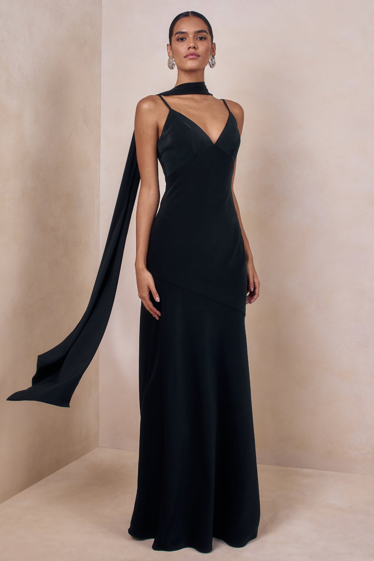Starling | Negro Satén Escote Pronunciado Vestido Largo con Detalle de Pañuelo