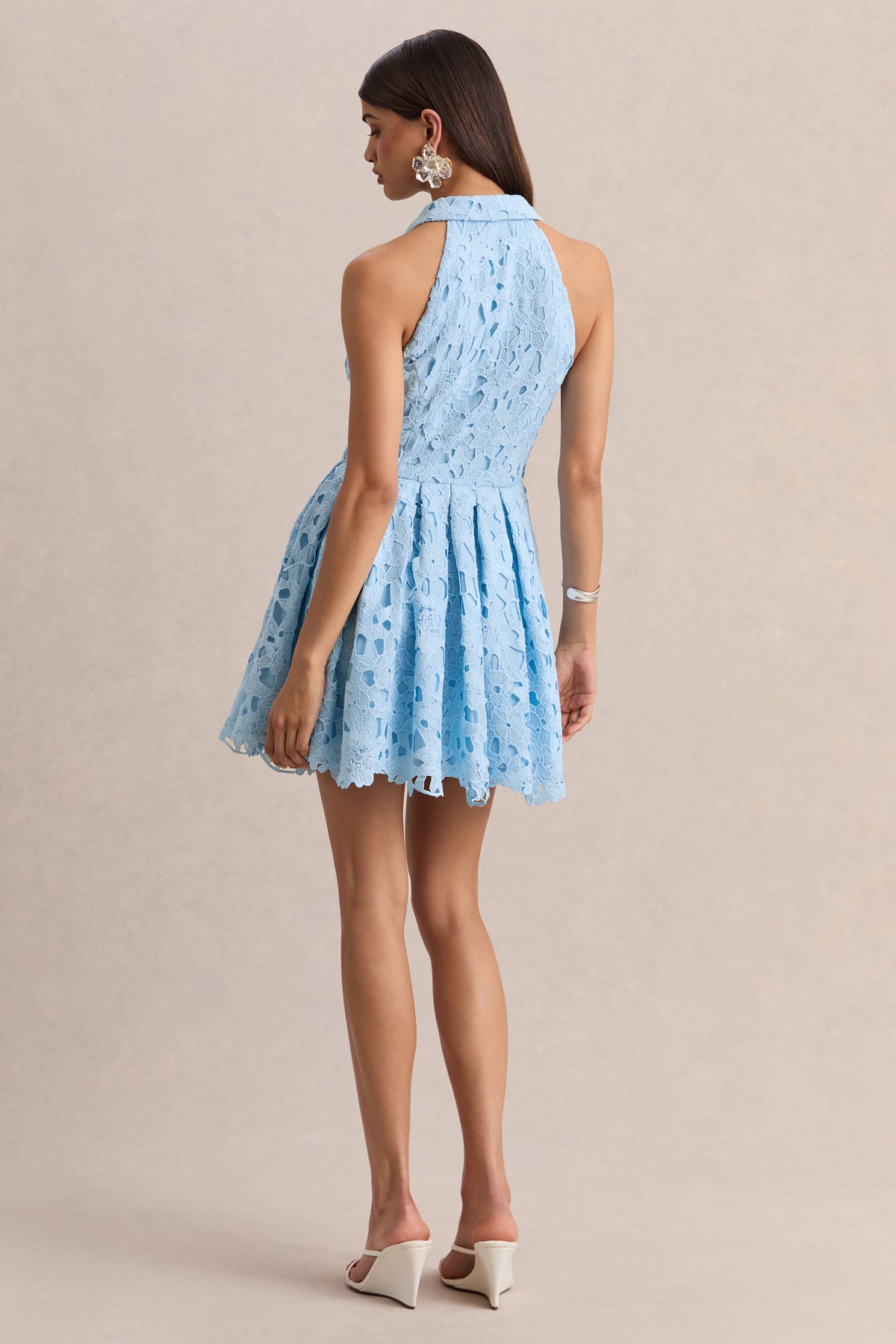 Milly | Vestido Corto De Encaje Azul Empolvado Con Escote Halter
