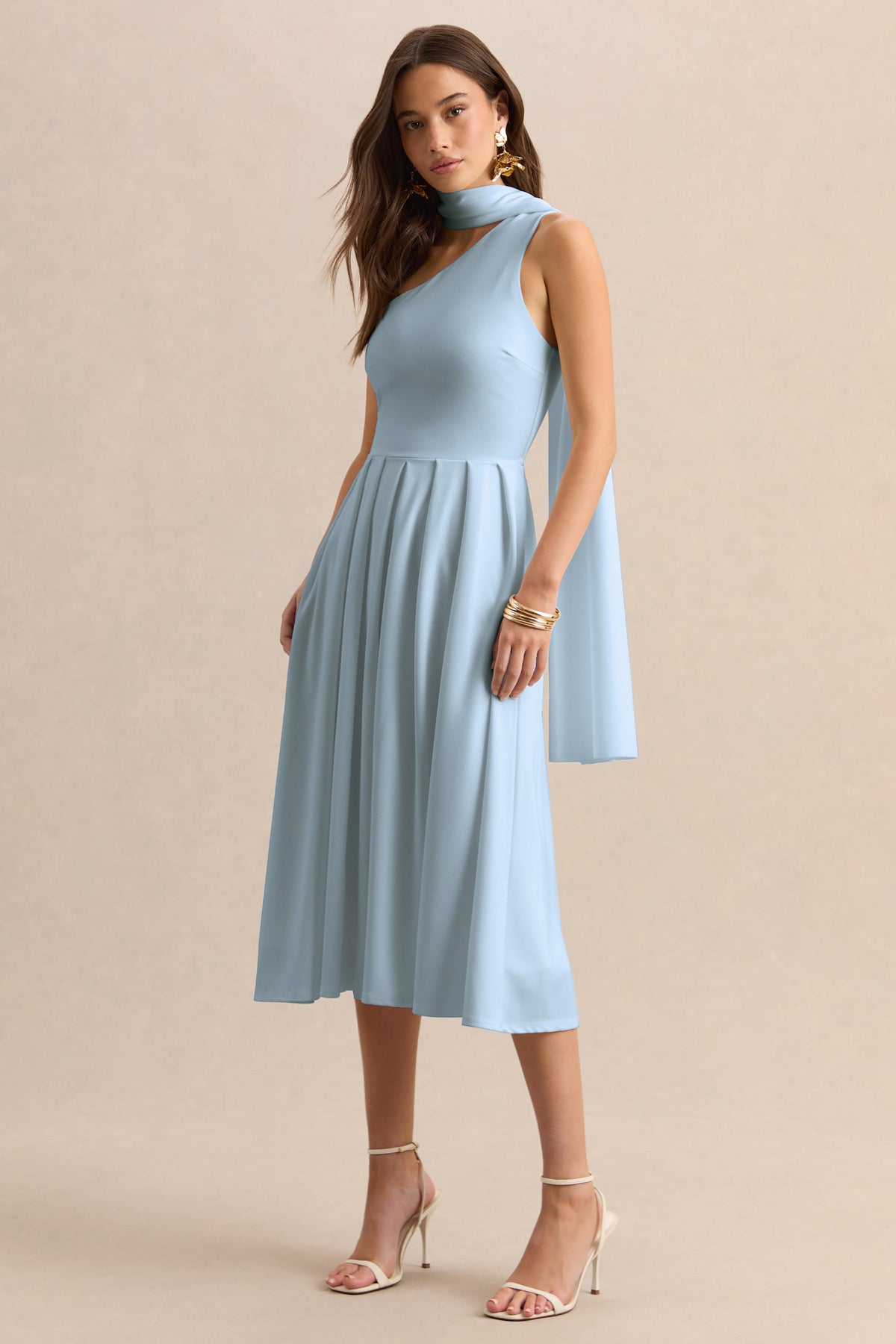 Odette | Vestido Midi Azul Polvo Con Escote Asimétrico Y Bufanda