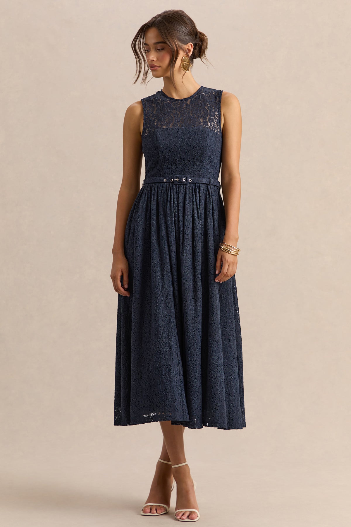 Anabella | Vestido Midi Azul marino de Encaje con Cuello Alto y Cinturón