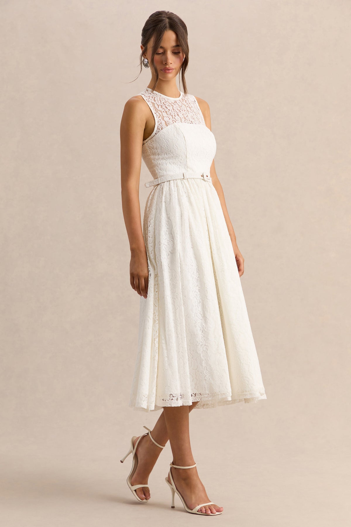 Anabella | Vestido Midi Blanco de Encaje con Cuello Alto y Cinturón