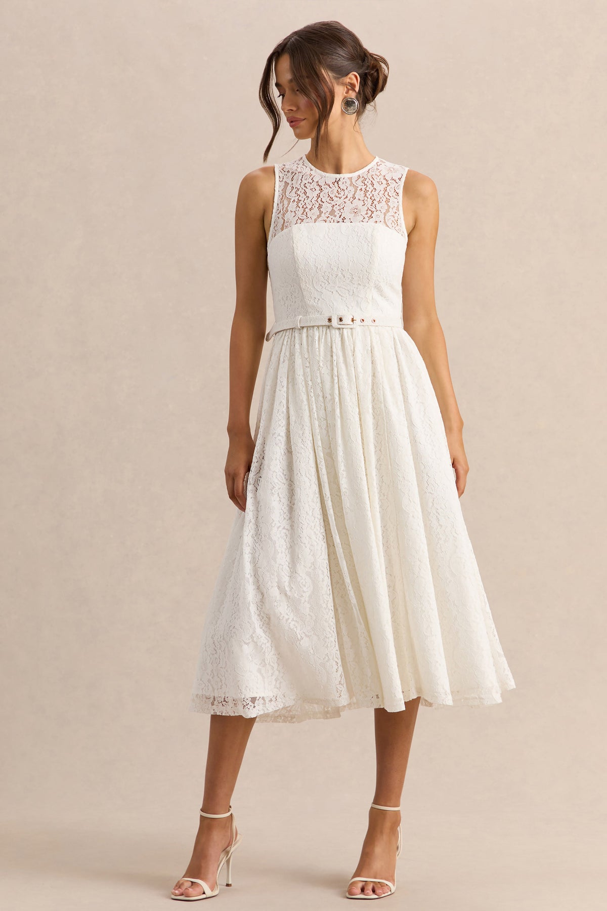 Anabella | Vestido Midi Blanco de Encaje con Cuello Alto y Cinturón