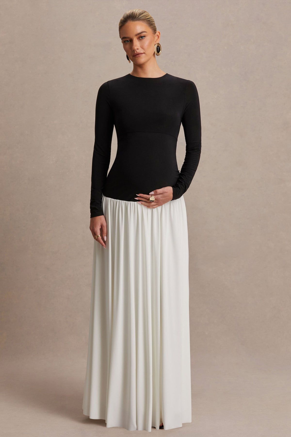 Monroe | Vestido Largo Negro y Blanco con Escote Cerrado y Cintura Caída