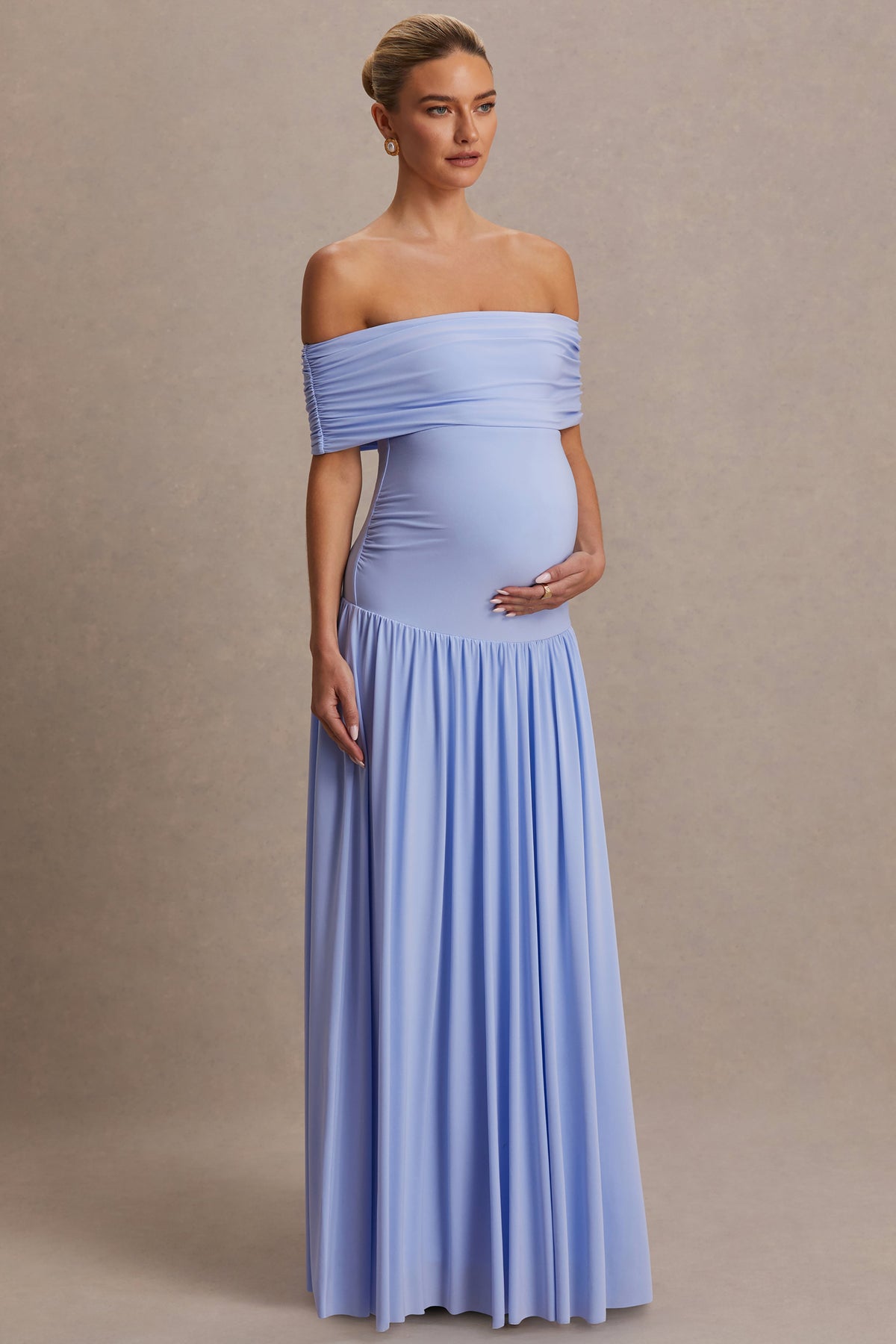 Juliette | Vestido largo azul polvo con escote Bardot y cintura caída