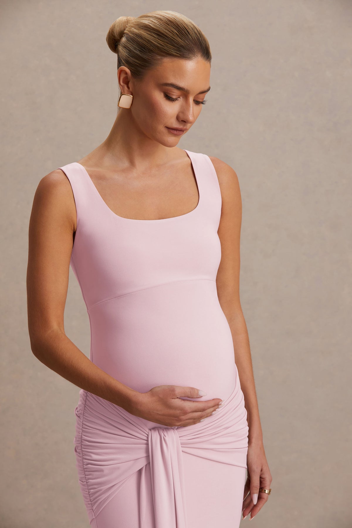 Baylin | Vestido Largo Premamá Rosa Pastel Con Escote Cuadrado, Detalle Fruncido Y Faja