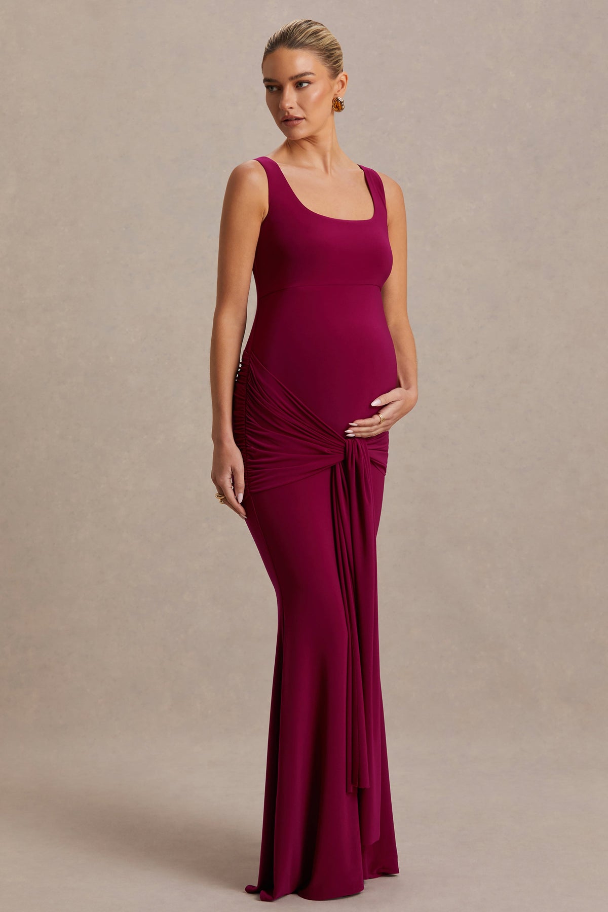 Baylin | Vestido Largo Burdeos con Escote Cuadrado, Fruncido y Fajín