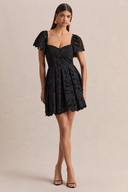 Vivi | Vestido Corto Negro De Encaje Con Escote Corazón