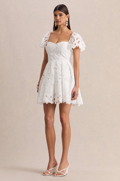 Vivi | Vestido Corto De Encaje Blanco Con Escote Corazón