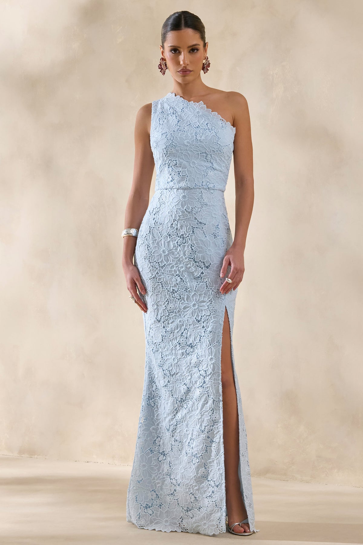 Lunia | Vestido Largo Azul celeste de Broderie Anglaise con Escote Asimétrico