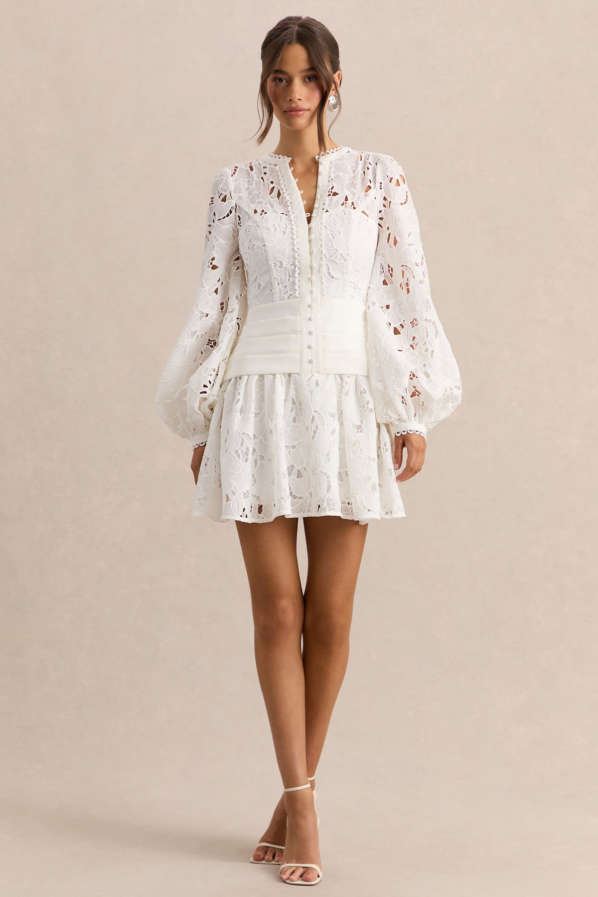 Helena | Vestido Corto Blanco De Cuello Redondo Con Manga Abullonada Y Falda Plisada