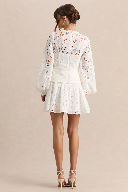 Helena | Vestido Corto Blanco De Cuello Redondo Con Manga Abullonada Y Falda Plisada