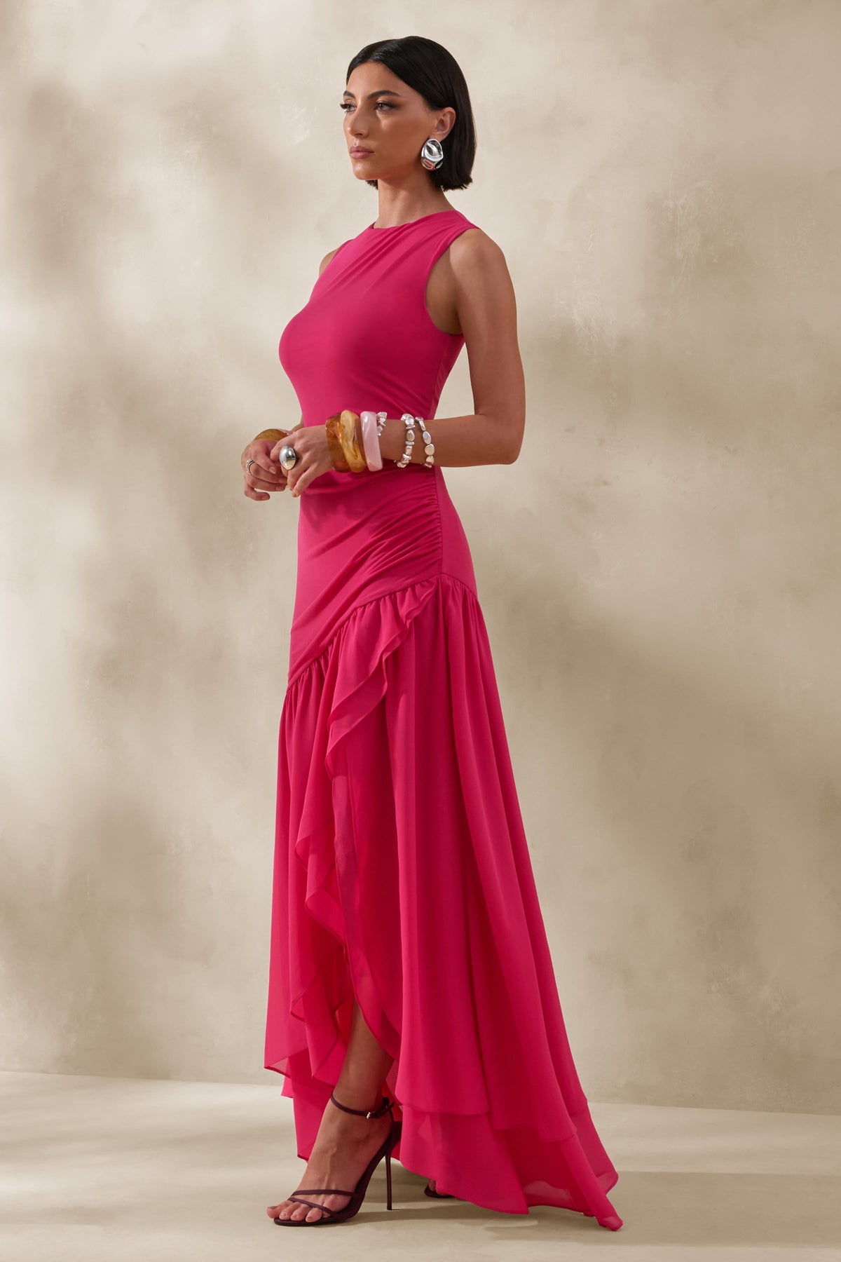 Noelia | Vestido Largo Fucsia De Jersey Con Cuello Racer Y Bajo Asimétrico