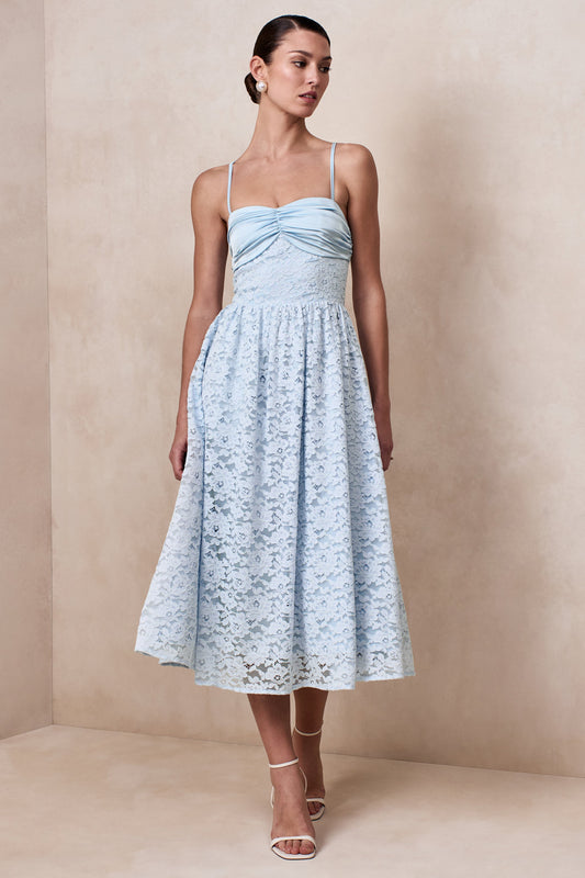 Gloriana | Vestido midi de encaje azul con escote en corazón