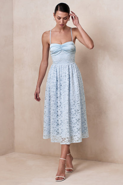 Gloriana | Vestido midi de encaje azul con escote en corazón