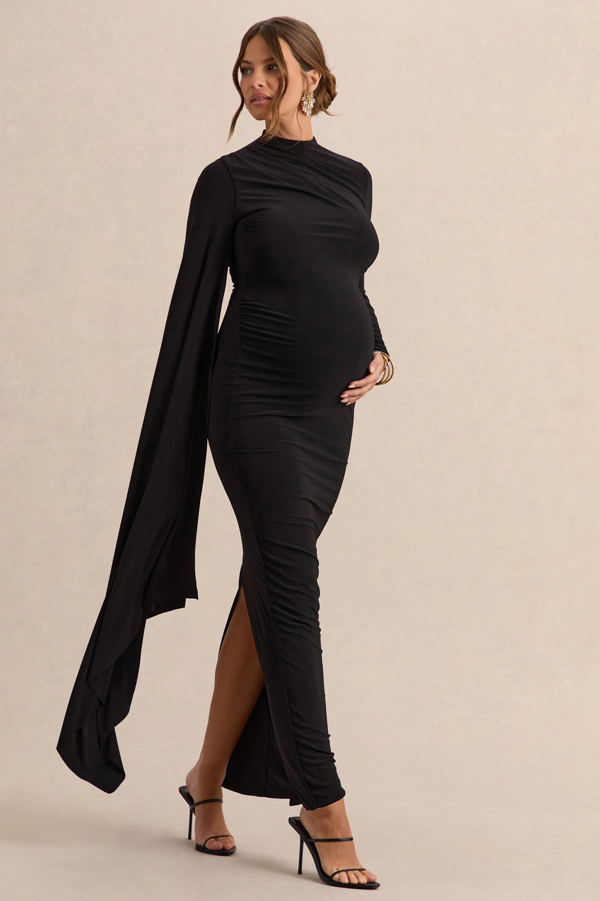 Lavinia | Vestido premamá midi negro con cuello alto y manga tipo capa